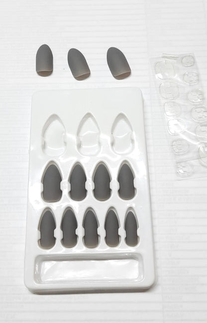 Mat Gri Tak Çık Tırnak Seti Yapışkanlı Takma Tırnaklar 12 li